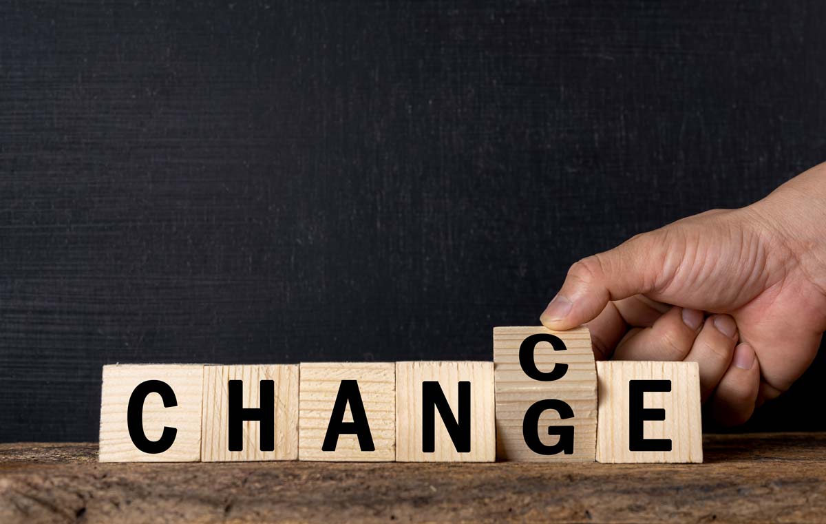 Dés en bois avec Change